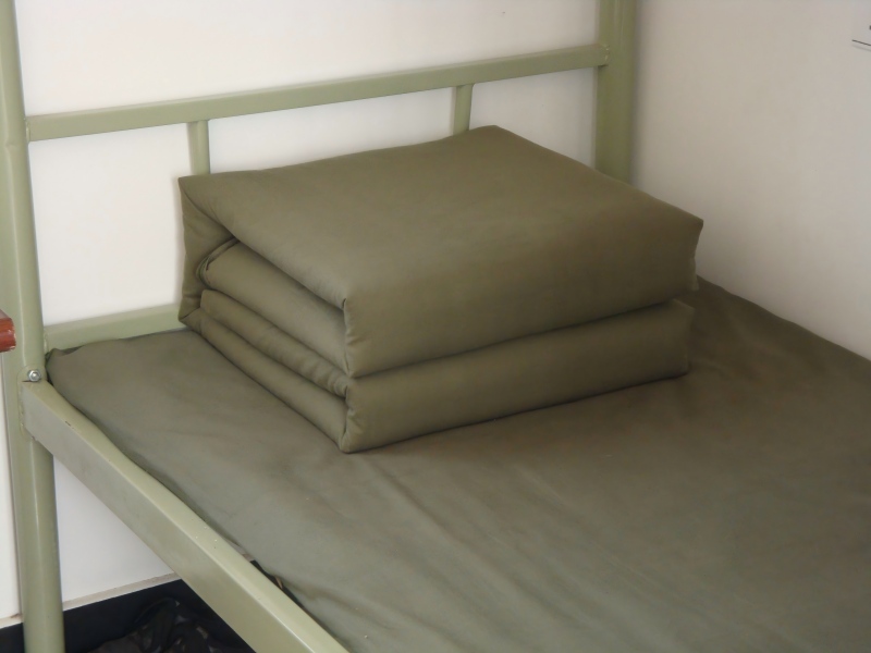 1758022389100096.jpg Q1.jpg