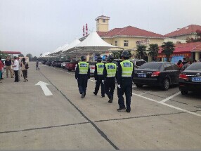 1758022899121728.jpg Q1.jpg