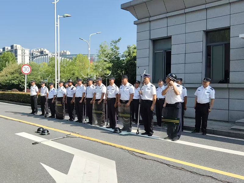 1758847393100875.jpg 市政府安保3.jpg